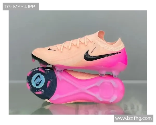 粉色刺客足球鞋球星穿搭解析谁是场上最亮眼的风采